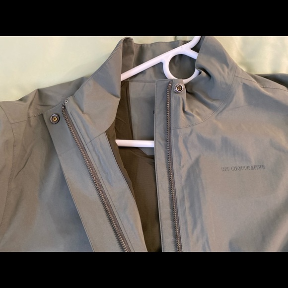 REI rain Jacket - New Women’s M - Goretex - Picture 4 of 7